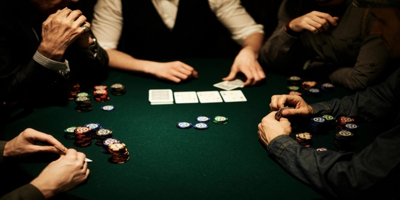 Cách đọc bài Poker trước mọi đối thủ